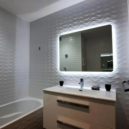 Superbe Duplex Renove Au Pied Des Pistes Avec Terrasse - Fr-1-165a-179 *