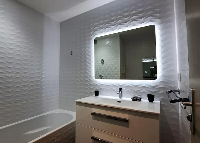 Superbe Duplex Renove Au Pied Des Pistes Avec Terrasse - Fr-1-165a-179 *